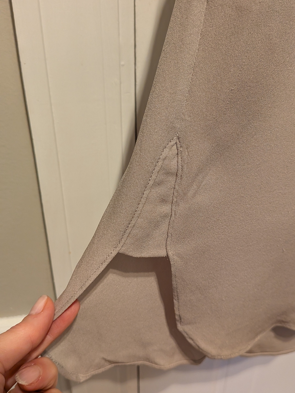 Classy Wilfred Taupe Sleeveless Button-Down Shift Dress - Picture 4 of 7